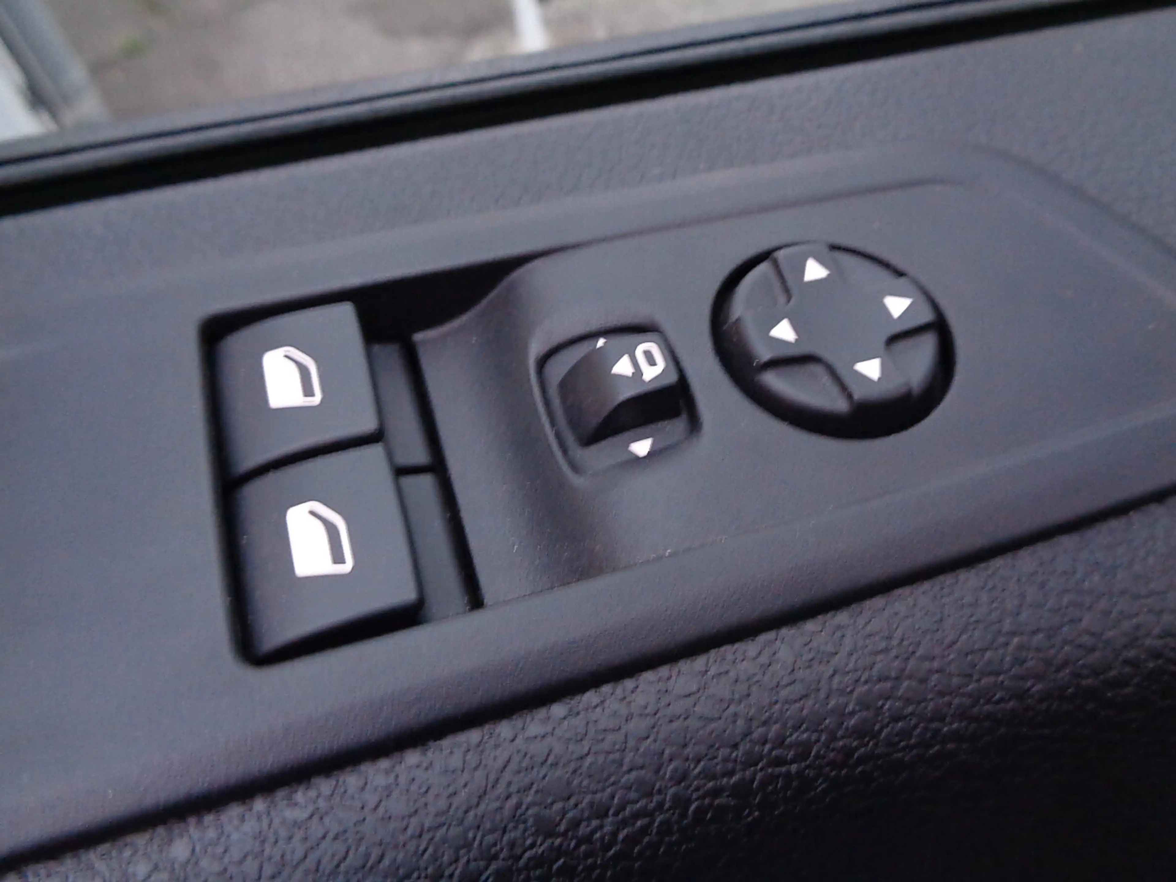 Peugeot Traveller Business BlueHDi 180 Lang EAT8 9-Sitzer Diesel — photo 11