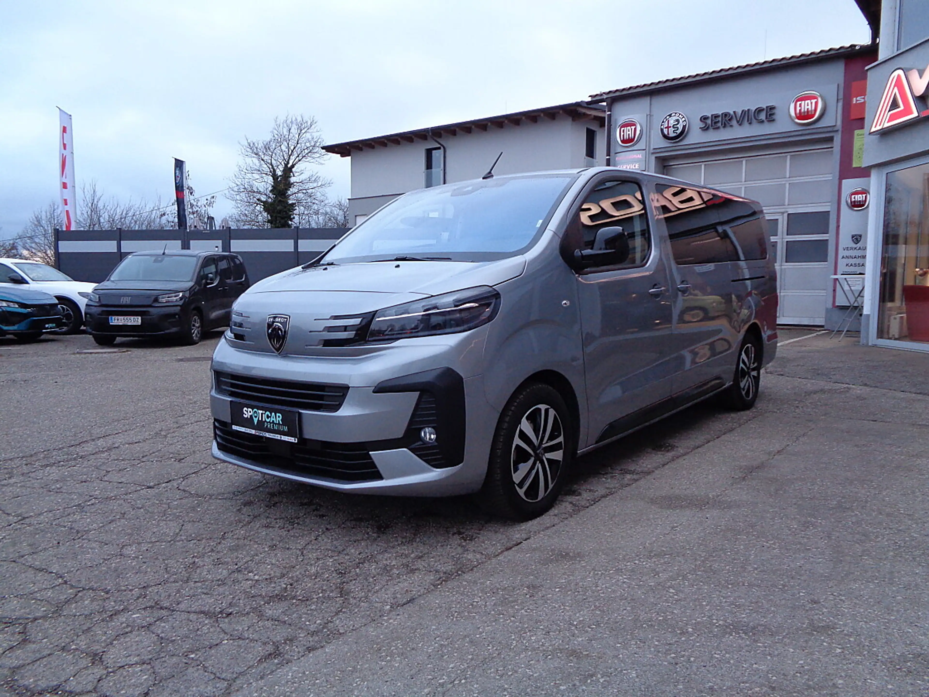 Peugeot Traveller Business BlueHDi 180 Lang EAT8 9-Sitzer Diesel — photo 3