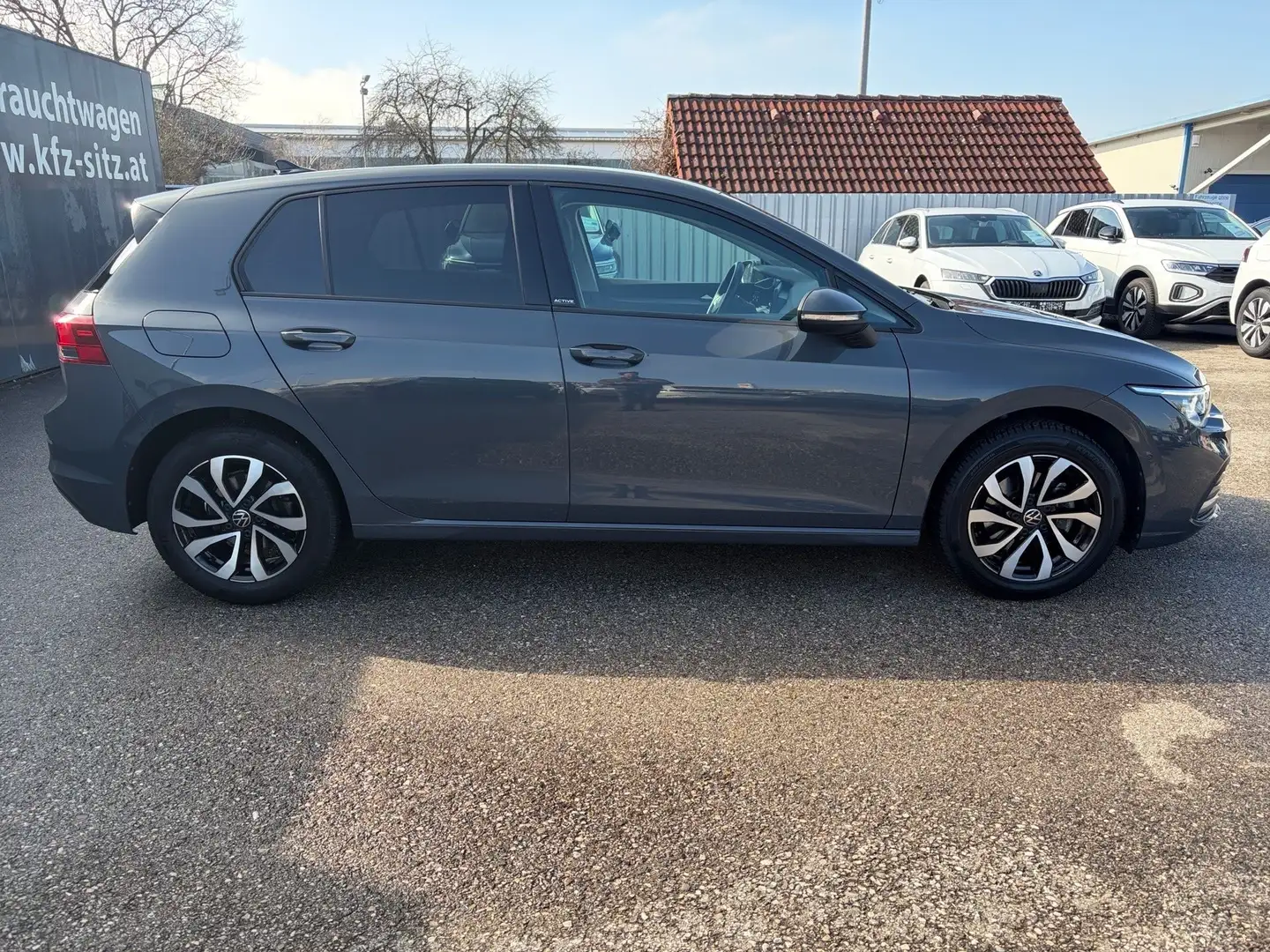 Volkswagen Golf 1,5 TSI ACTIVE | NP: €42.000 Grau - 2