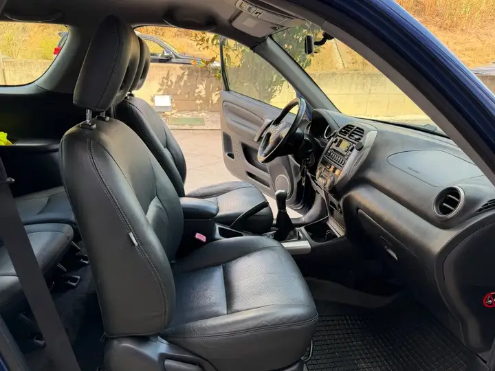 Toyota RAV4 2.0 D4-D Sol 2006, foto 10