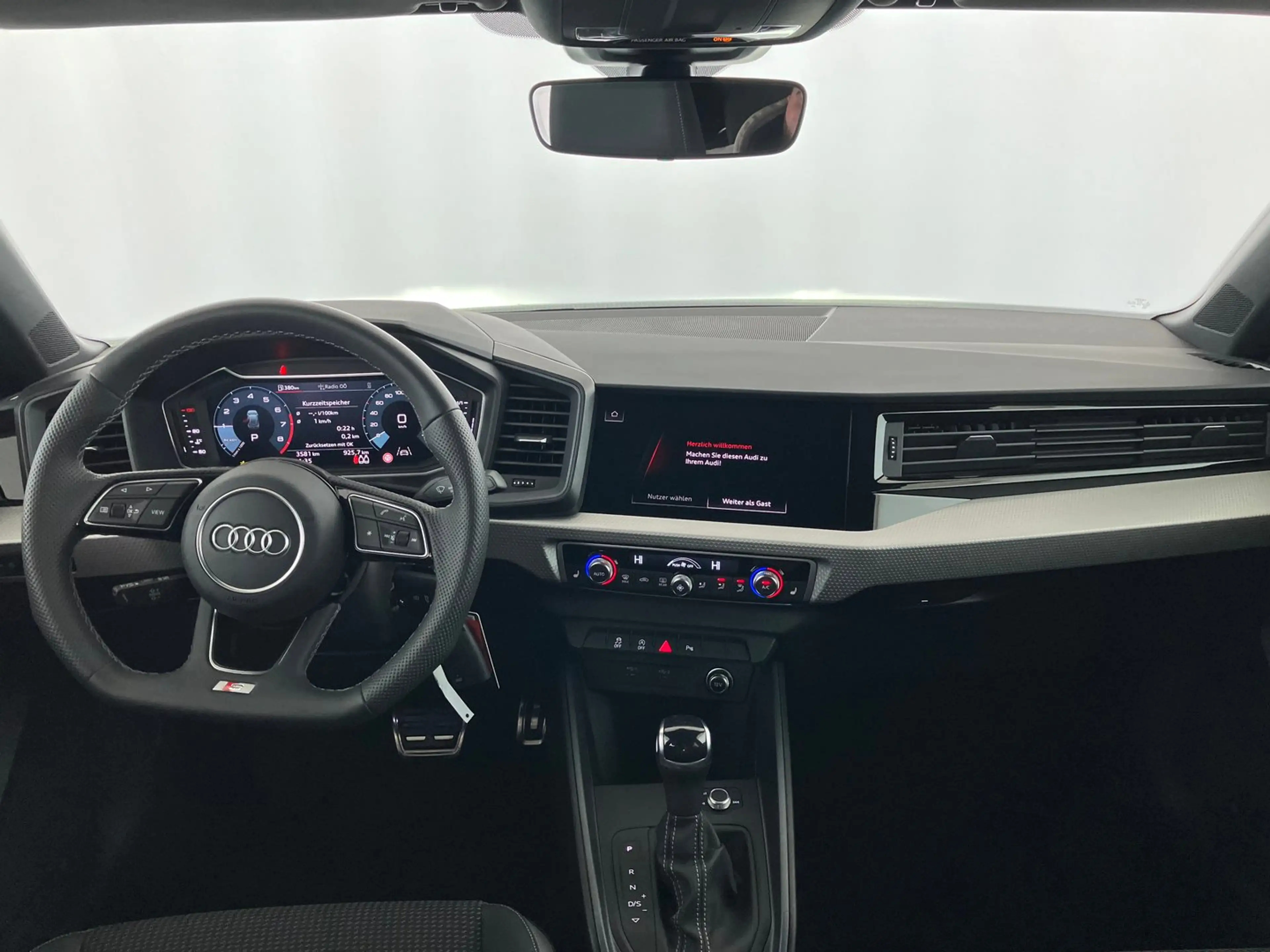 Audi A1 25 TFSI intense — photo 15