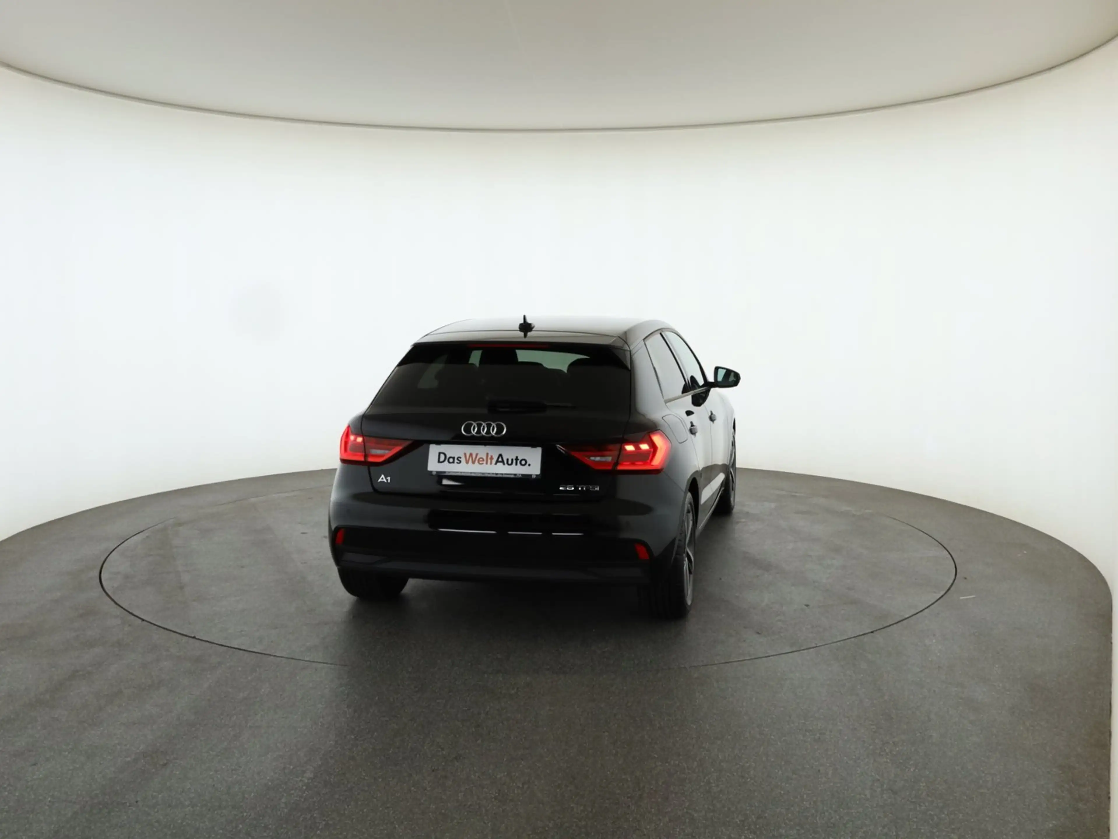 Audi A1 25 TFSI intense — photo 4