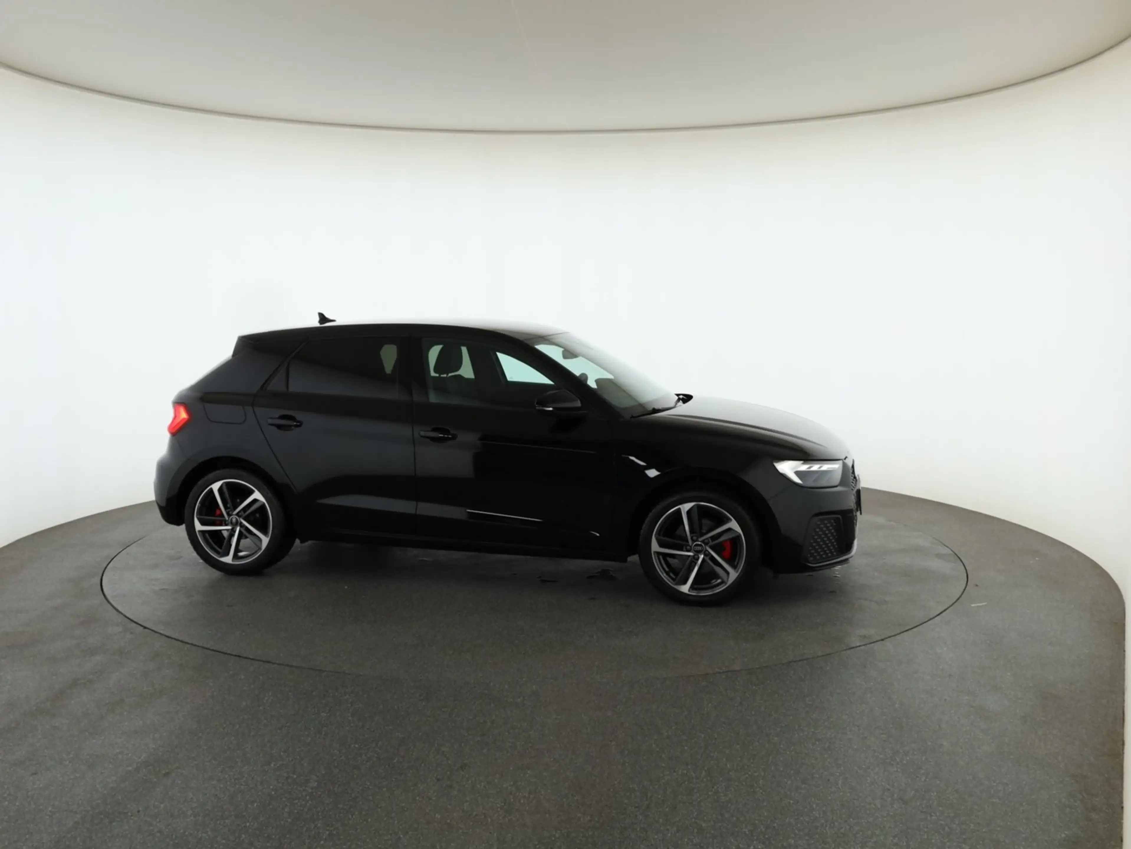 Audi A1 25 TFSI intense — photo 6