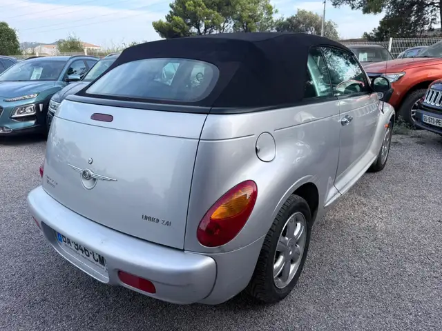 Chrysler PT Cruiser view 4