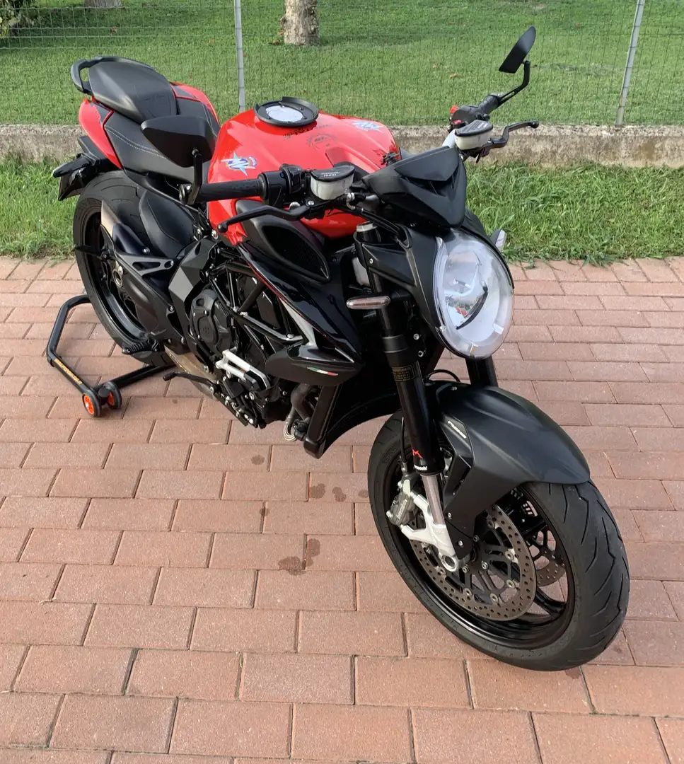 MV Agusta Brutale 800 Rosso Rosso - 1