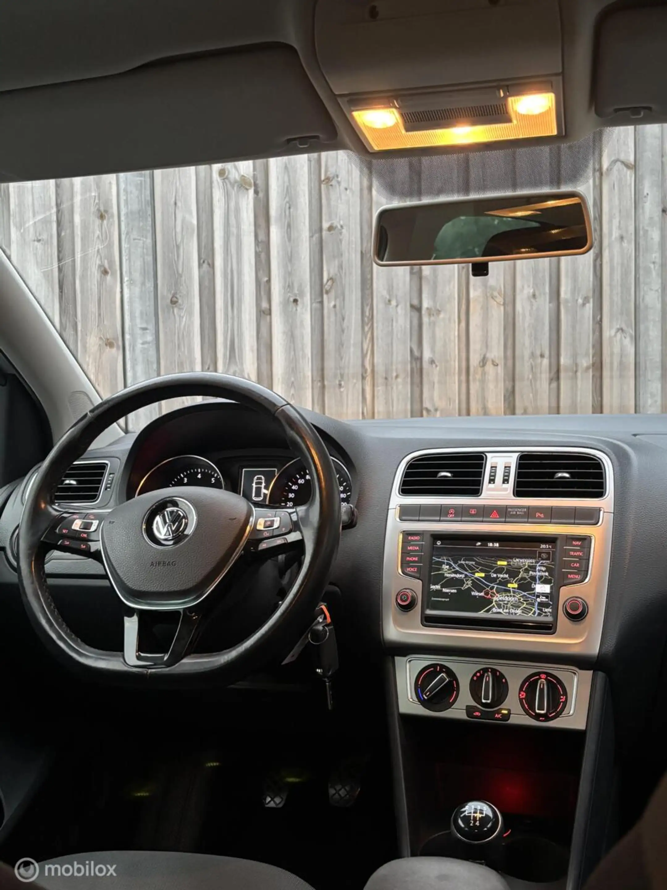 Volkswagen Polo 1.0 BlueMotion Edition/CARPLAY/CRUISE/AIRCO/ — photo 2