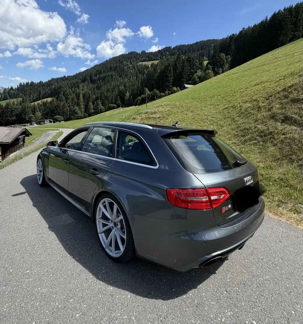 Audi RS4 Avant 4,2 FSI quattro S-tronic - 2