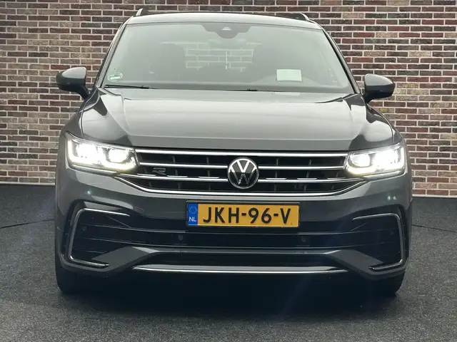 Volkswagen Tiguan view 5