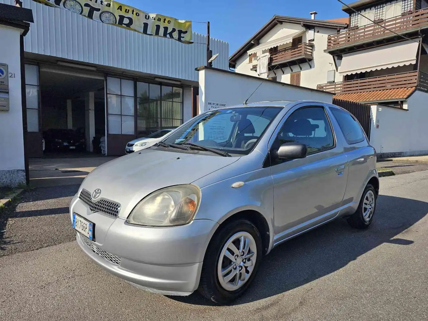 Toyota Yaris 1.0i 16V cat 3 porte Sol Argent - 1
