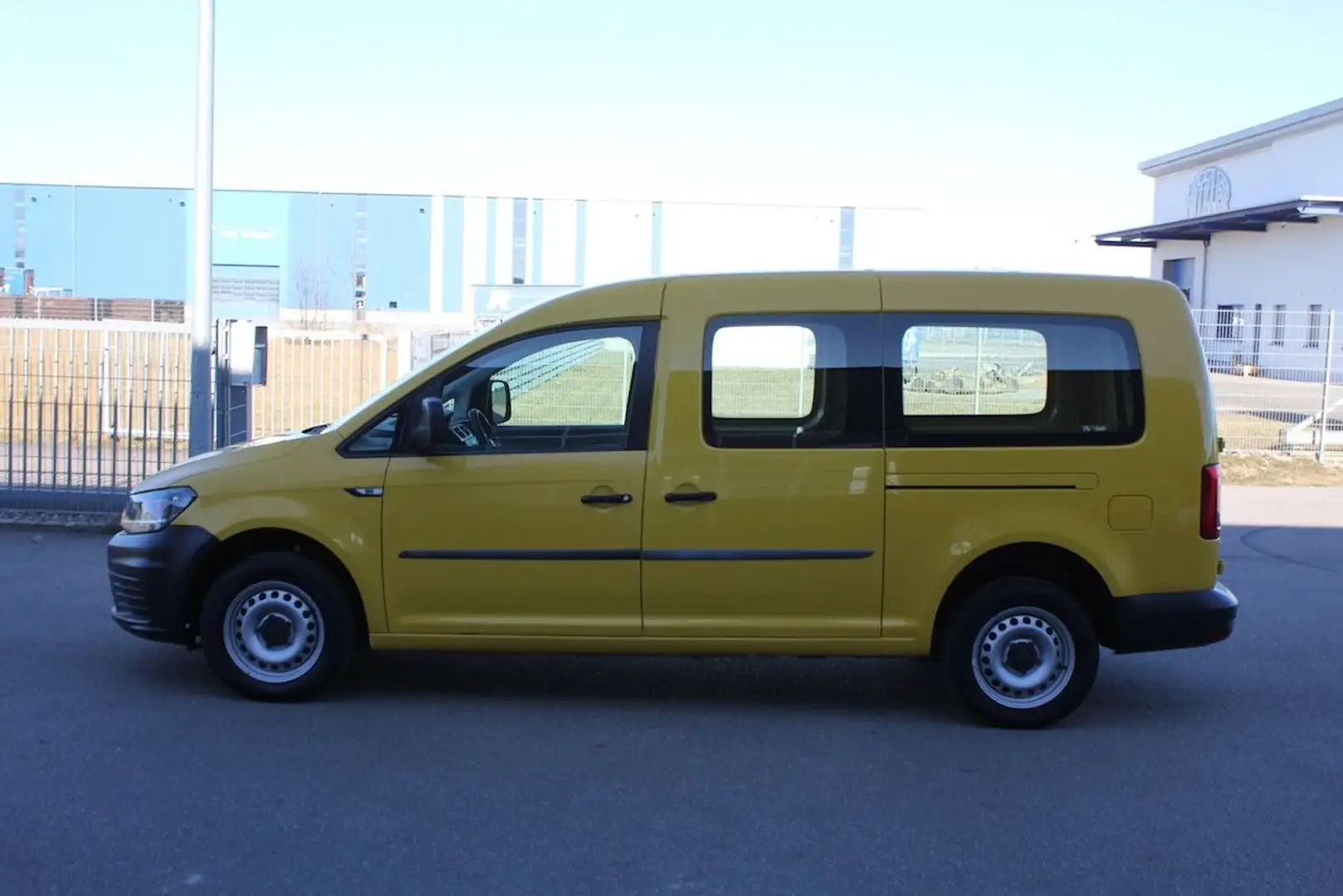 Volkswagen Caddy Maxi 2.0 TDI 4Motion 4x4 AWD 7.555 € Netto Amarillo - 1