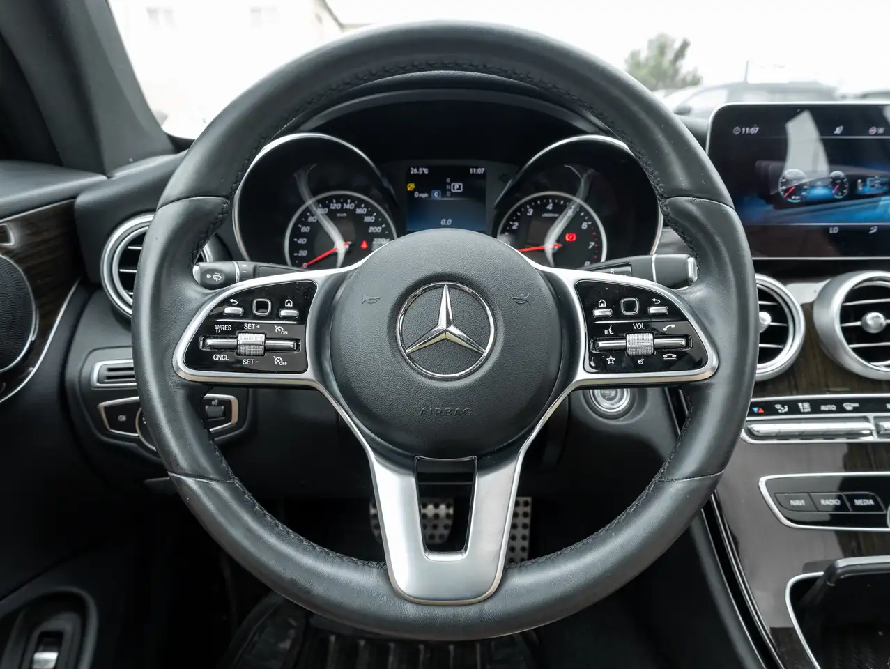 Mercedes-Benz C-Class снимка Mercedes-Benz C-Class