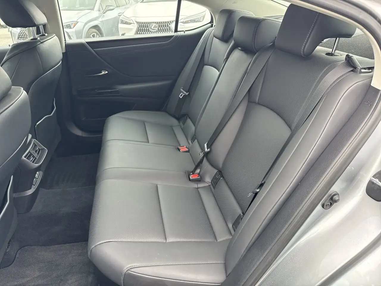 Lexus ES photo Lexus ES