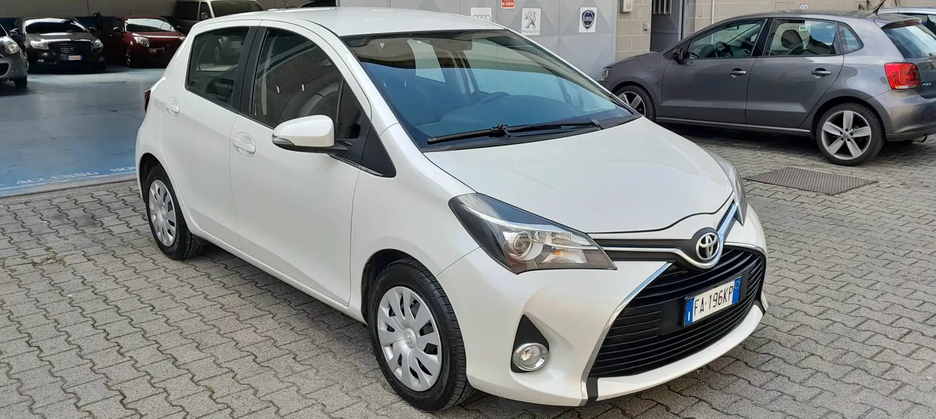 Toyota Yaris 1.0 Cool 5p Euro6b NeopatentatiOK Blanc - 1