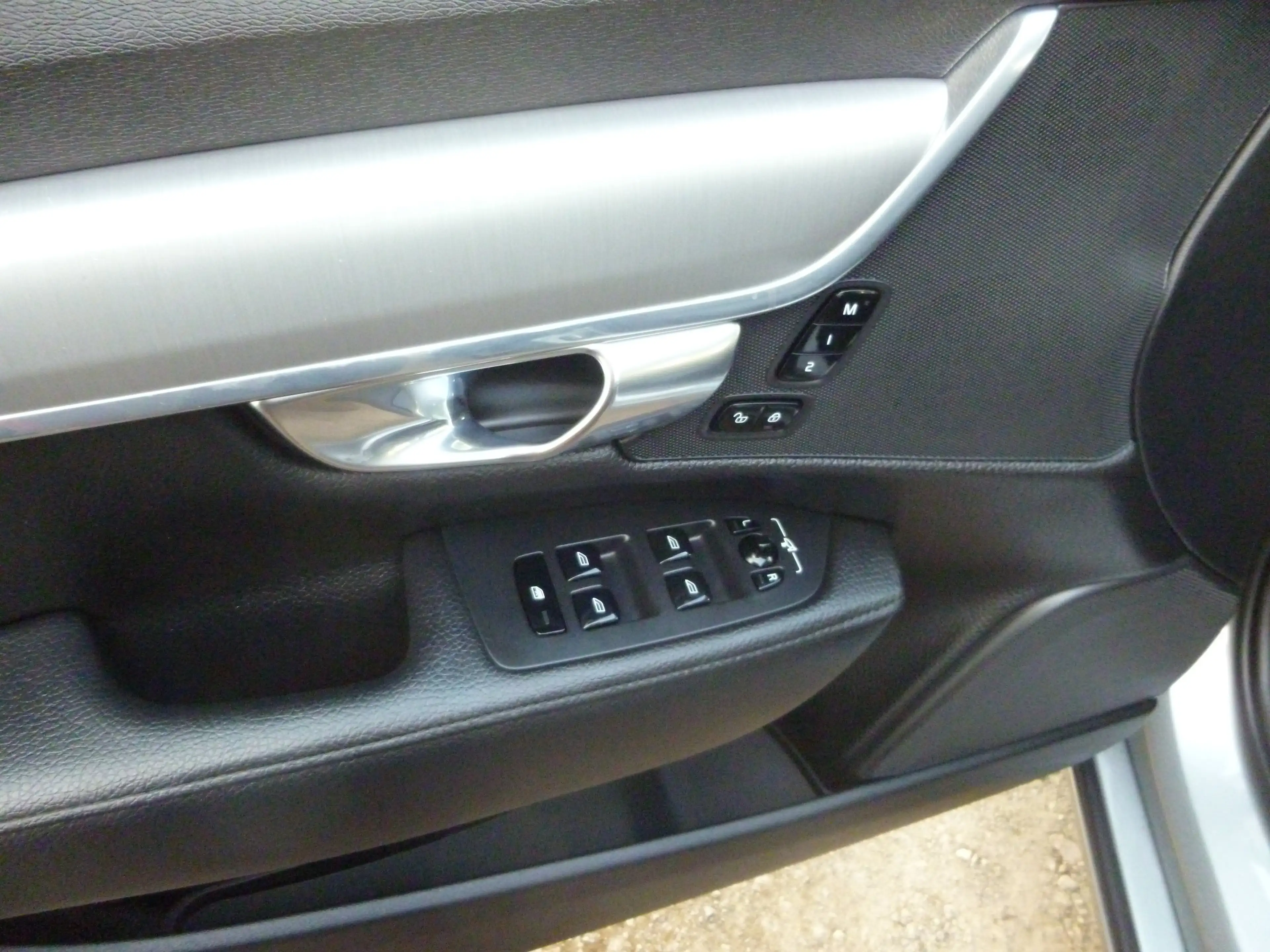 Volvo S90 Momentum — photo 7