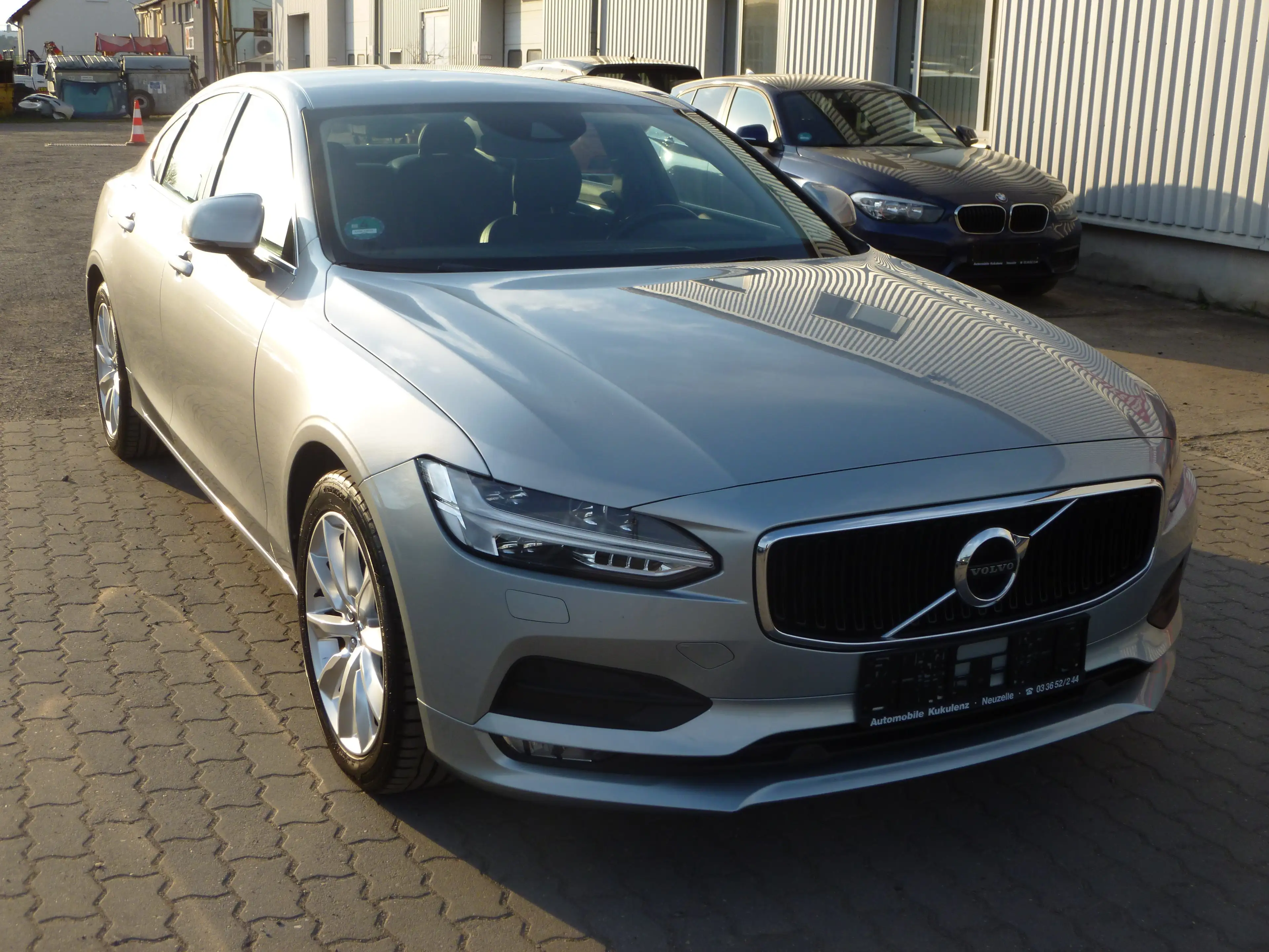 Volvo S90 Momentum — photo 2