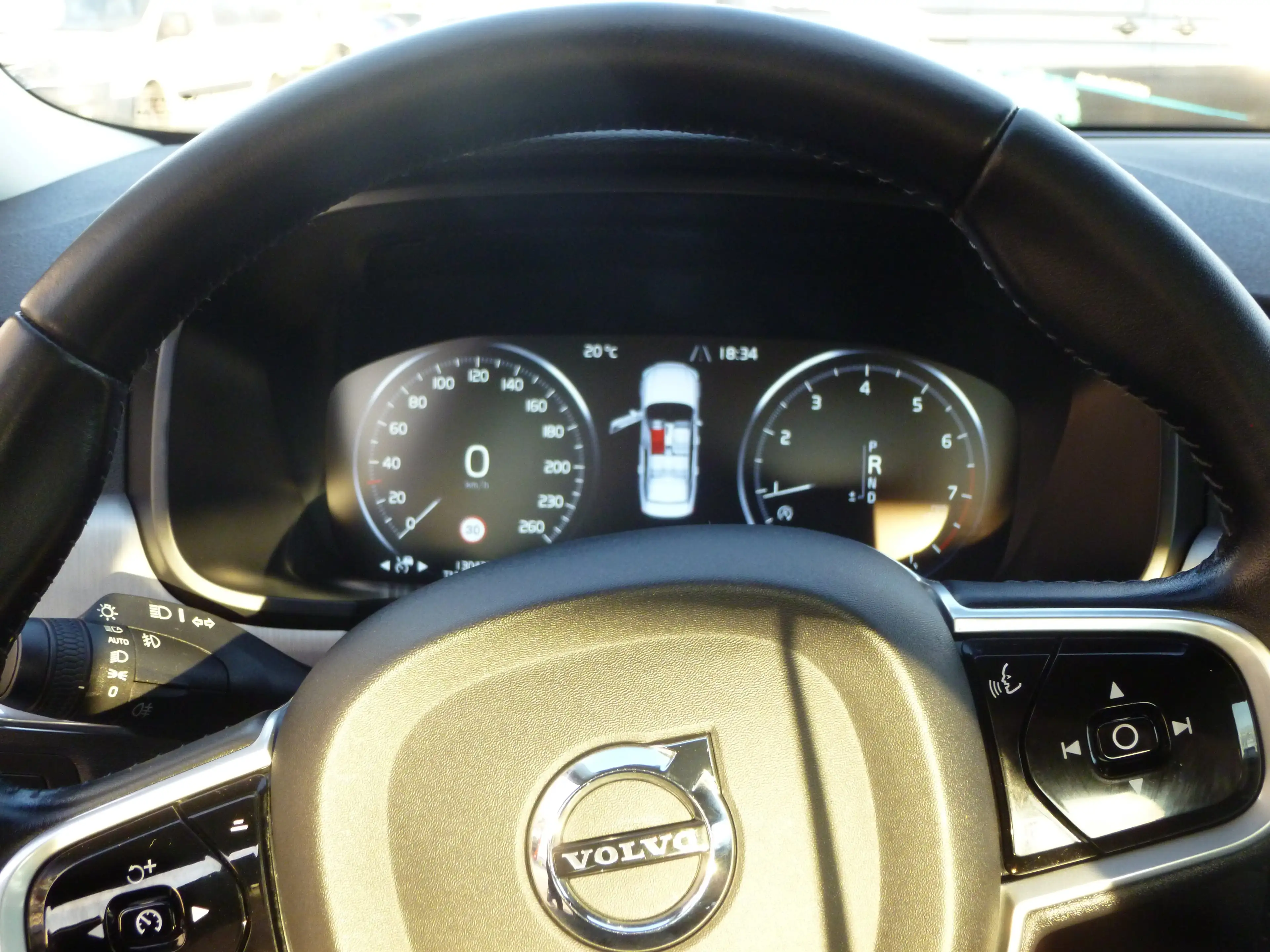 Volvo S90 Momentum — photo 6