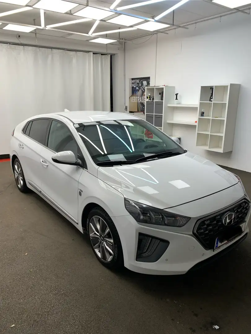Hyundai IONIQ - 2