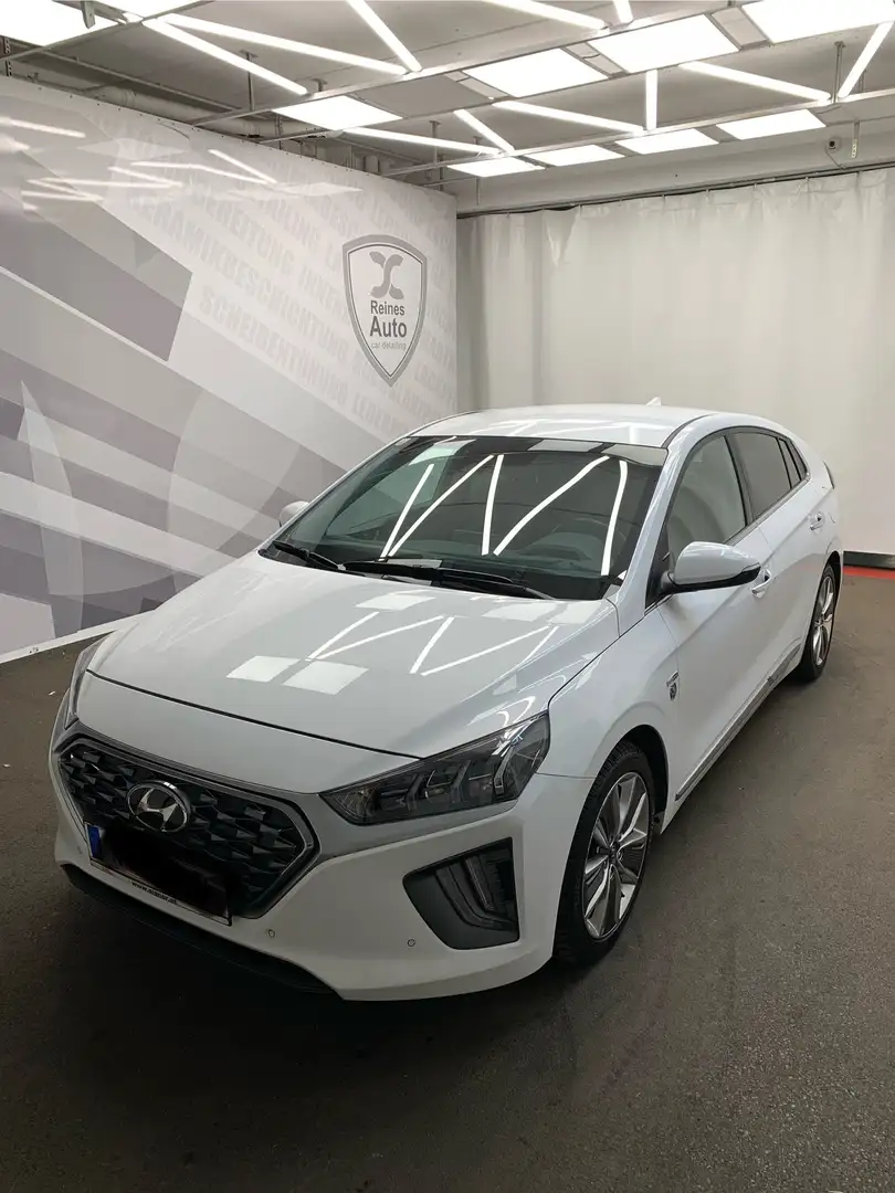 Hyundai IONIQ - 1