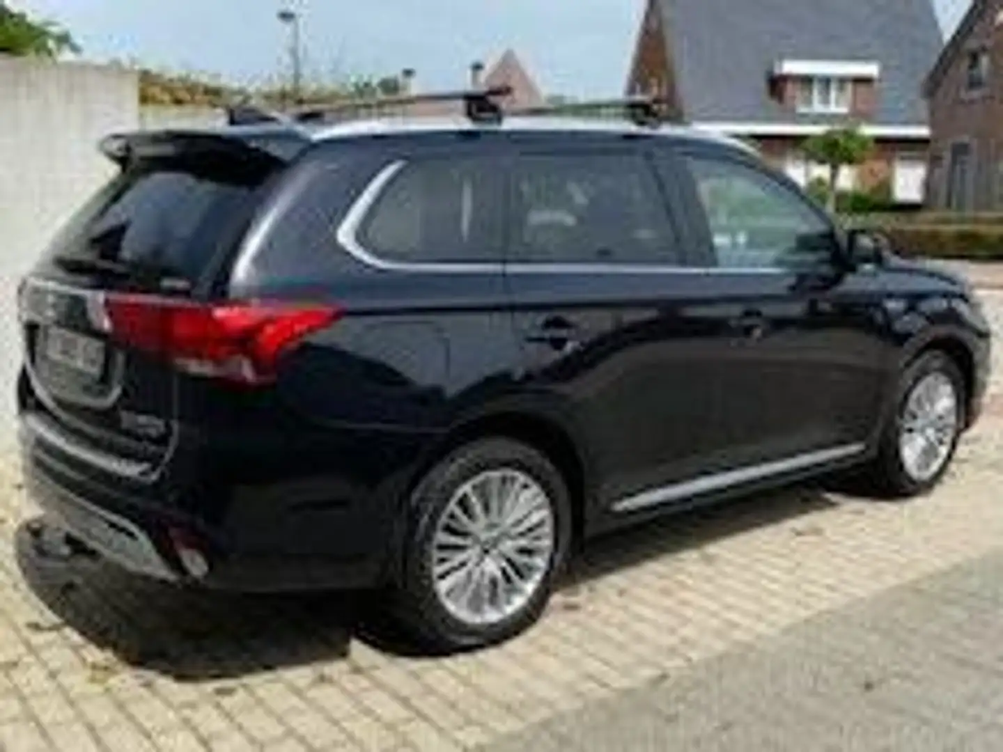 Mitsubishi Outlander Outlander 2.4 4WD Plug-In Hybrid Plus Noir - 2