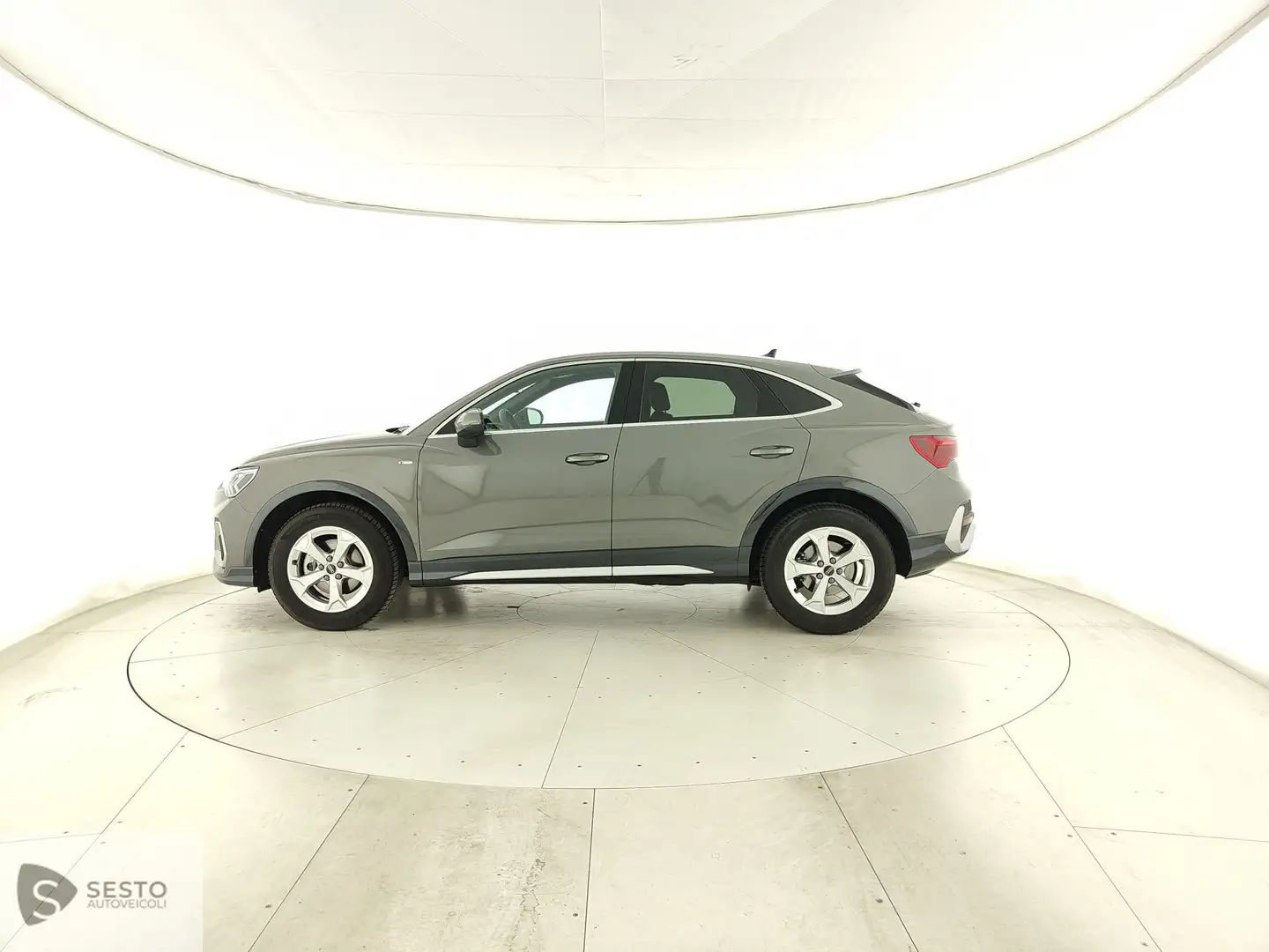 Audi Q3 2019 Sportback Sportback 35 1.5 tfsi S line editi Grigio - 2