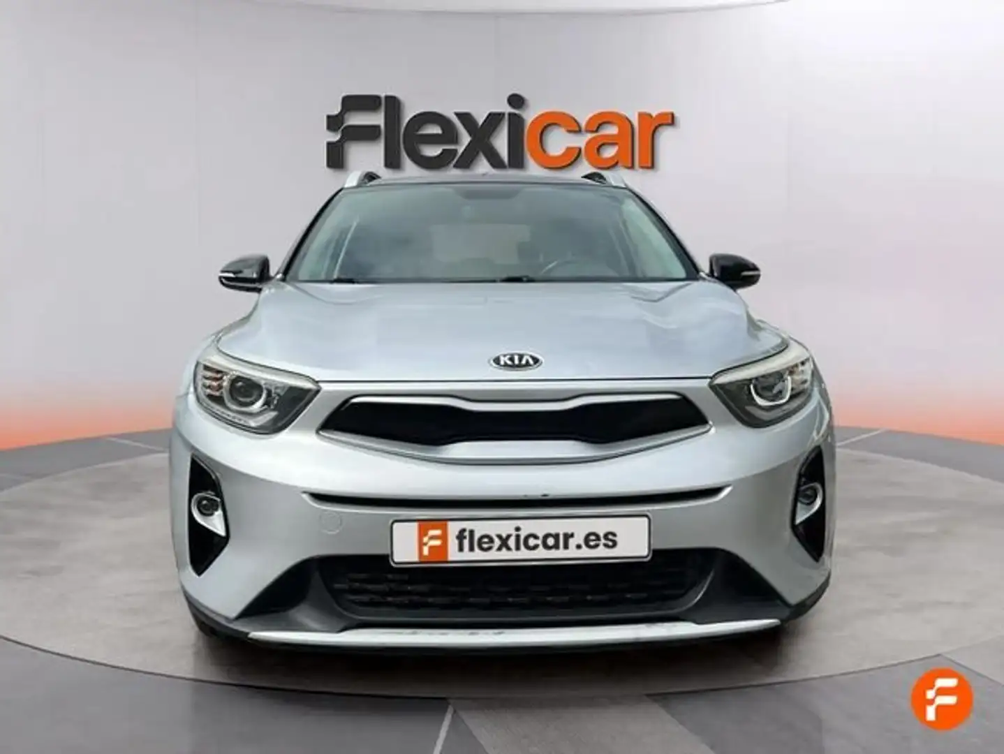 Kia Stonic 1.0 T-GDi 88kW (120CV) Drive Gris - 2