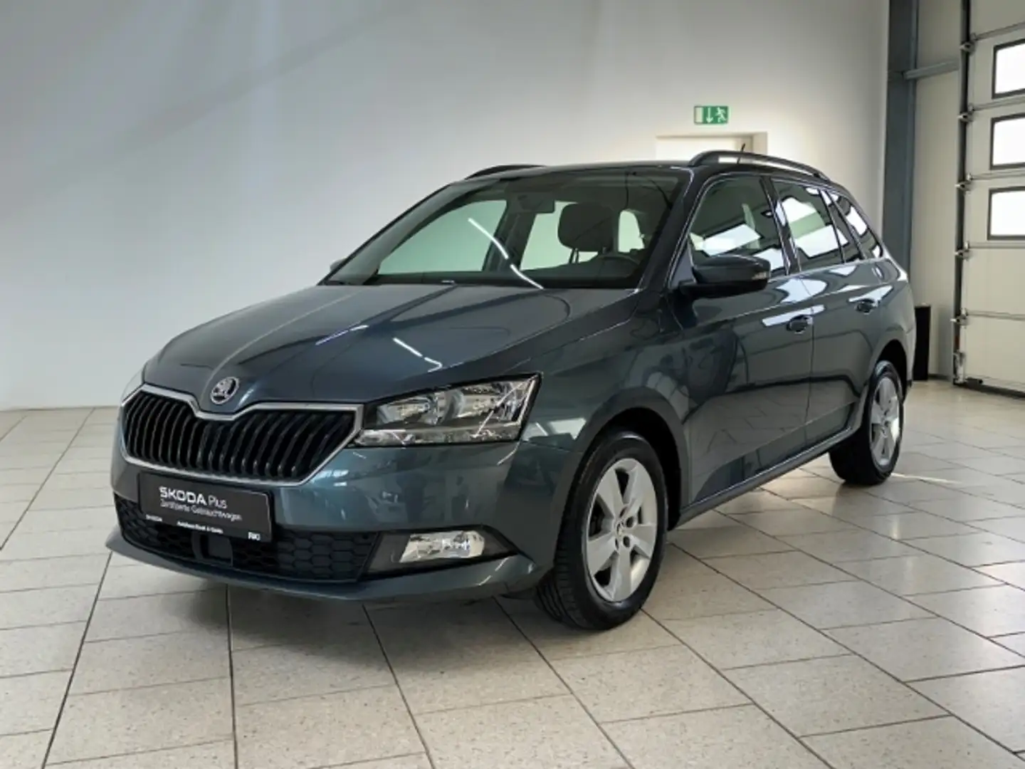 Skoda Fabia Combi 1.0 Ambition SHZ Freisprech Klima Grau - 2