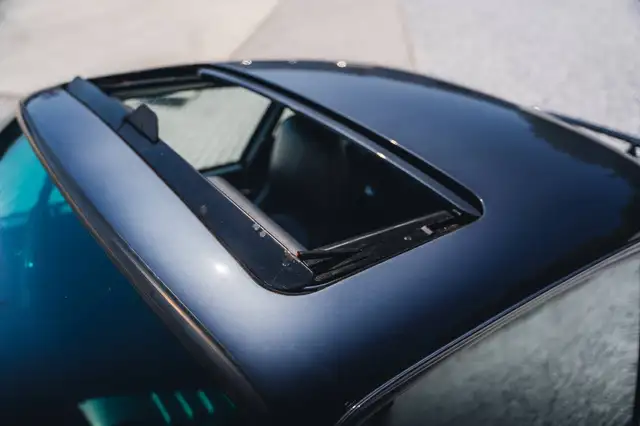 Porsche 911 view 12