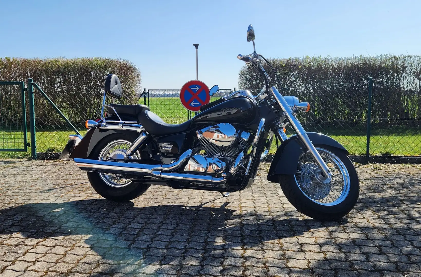 Honda VT 750 Shadow Schwarz - 1