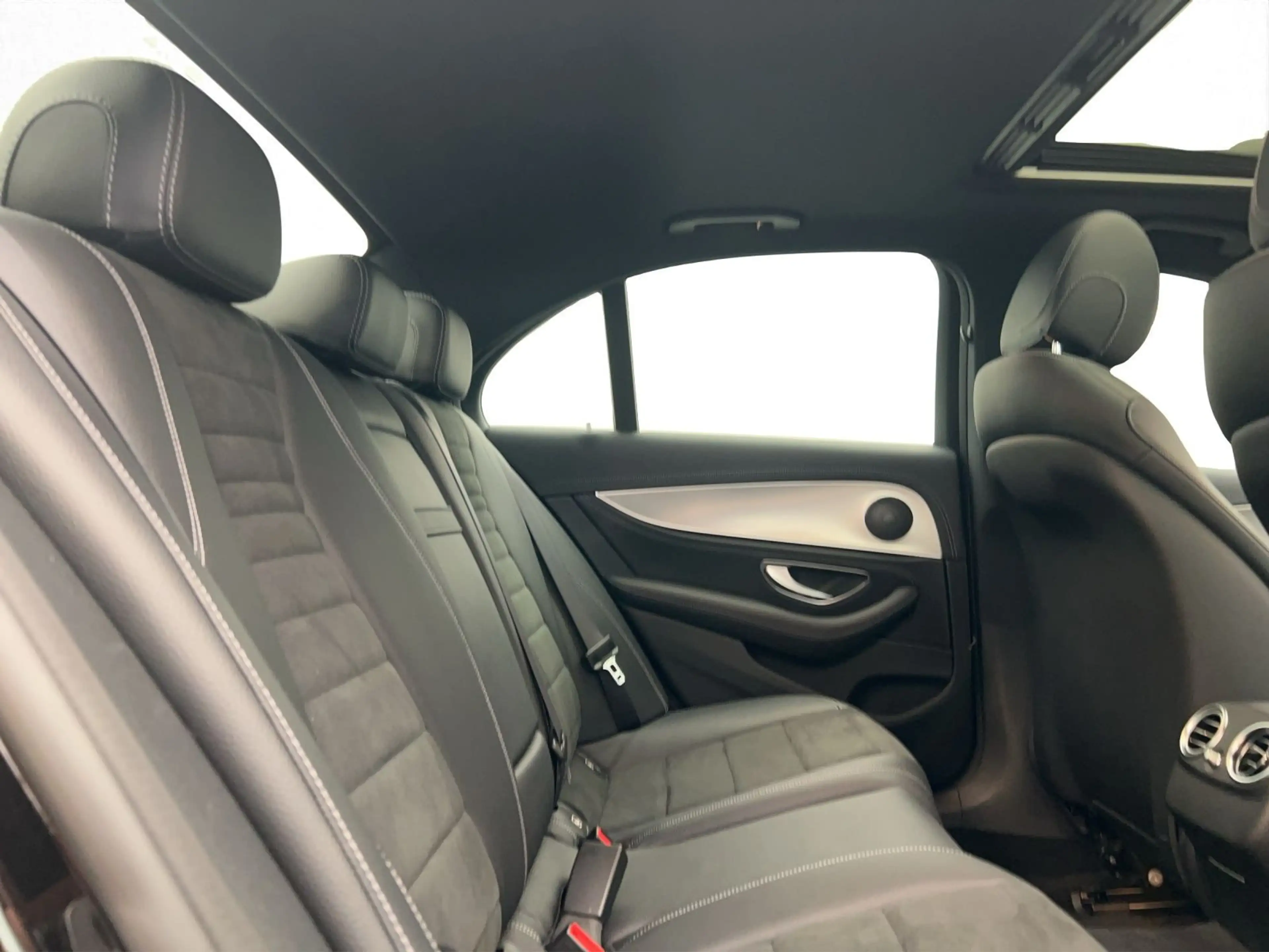 Mercedes-Benz E 400 D 4MATIC*Air*LED*Navi*Teilleder*Kamera* — photo 15