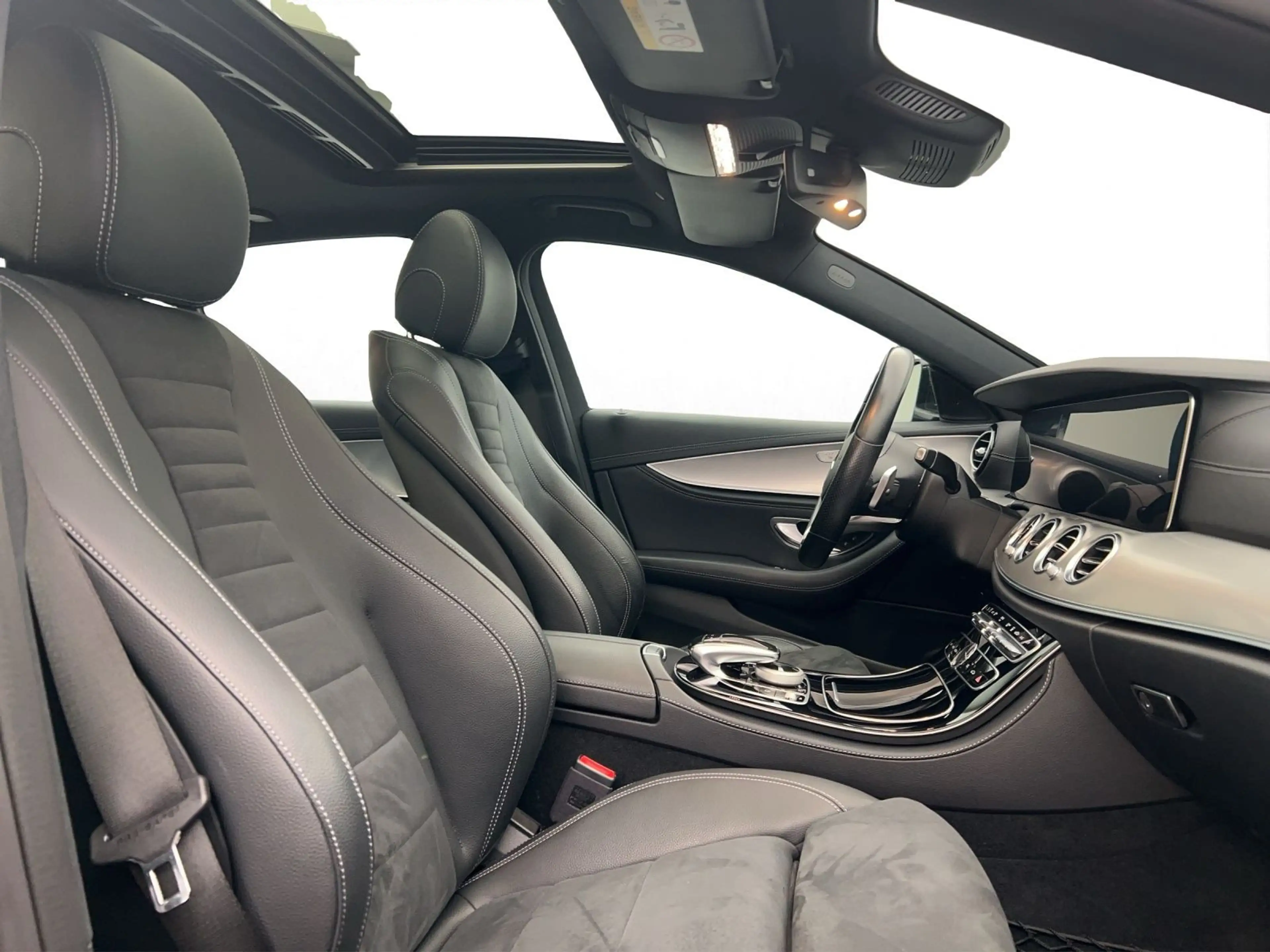 Mercedes-Benz E 400 D 4MATIC*Air*LED*Navi*Teilleder*Kamera* — photo 4