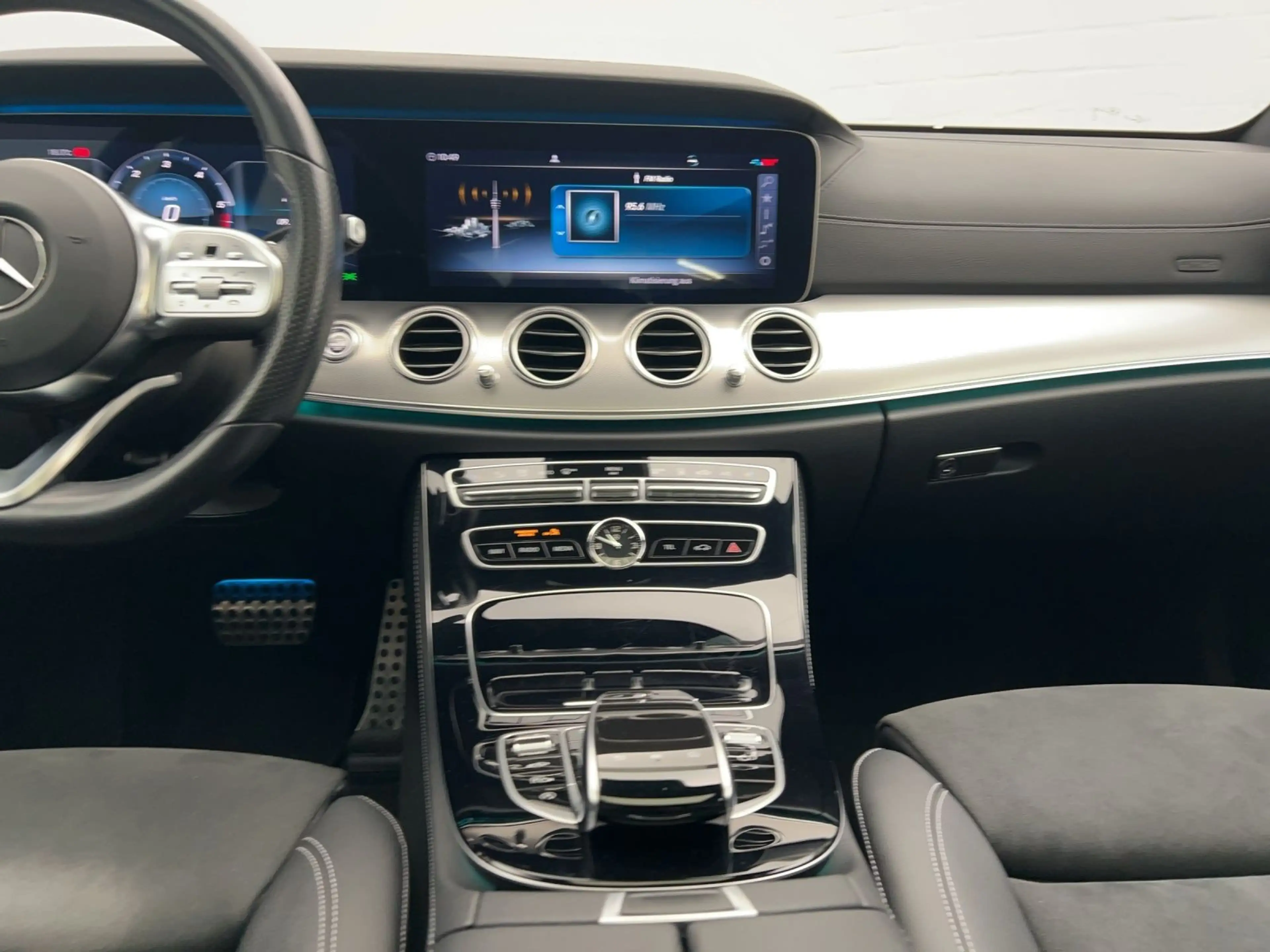 Mercedes-Benz E 400 D 4MATIC*Air*LED*Navi*Teilleder*Kamera* — photo 7