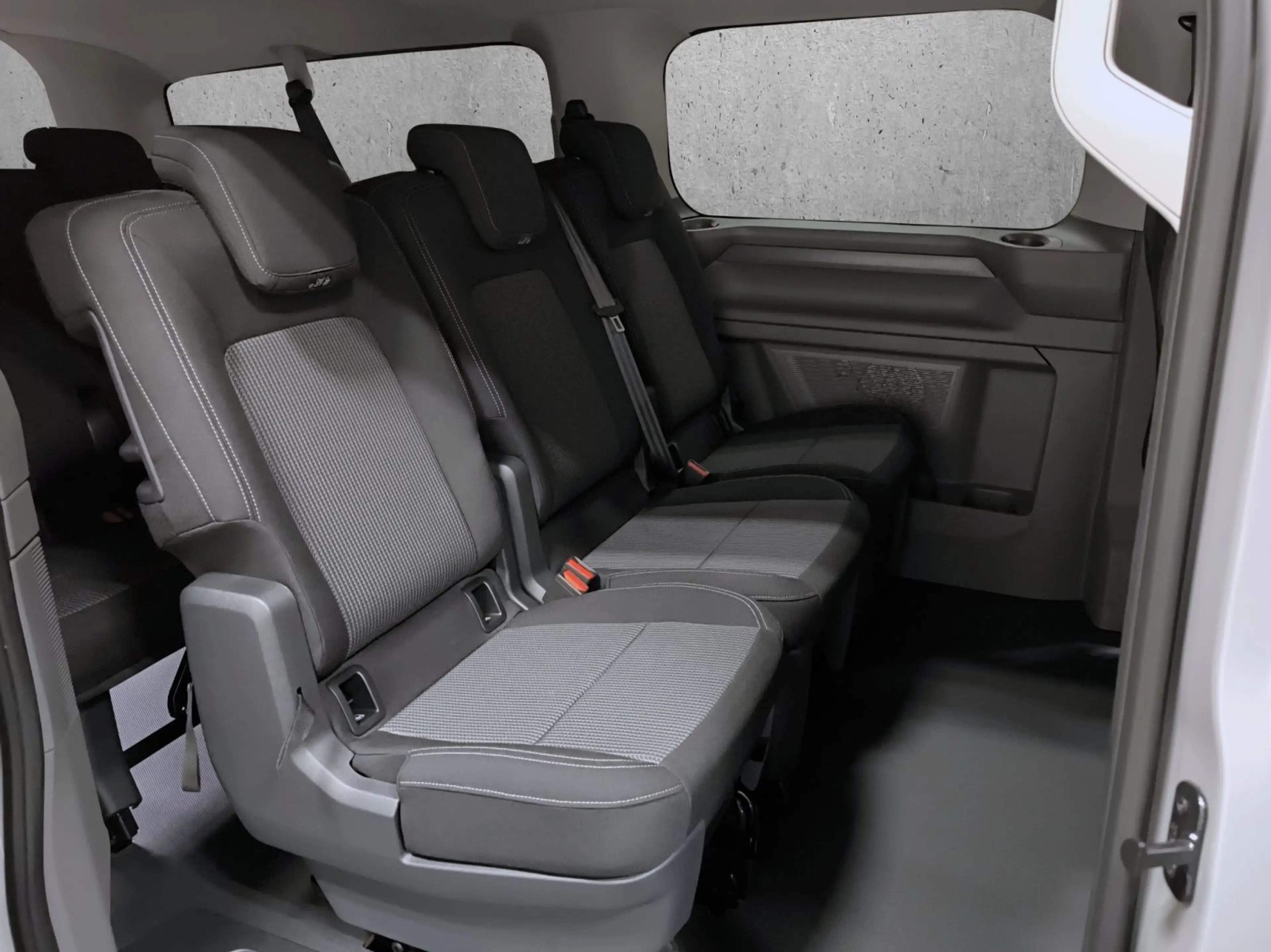 Volkswagen T7 Caravelle LR 2.0 TDI 4-motion Automatik, LED, — photo 12
