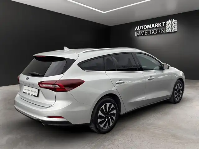 Ford Focus view 6