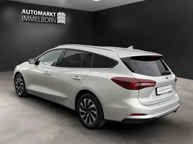 Ford Focus view 5