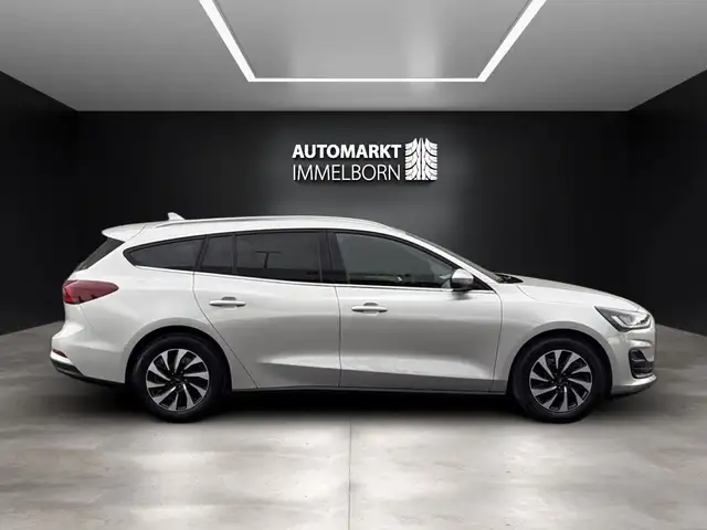 Ford Focus view 7