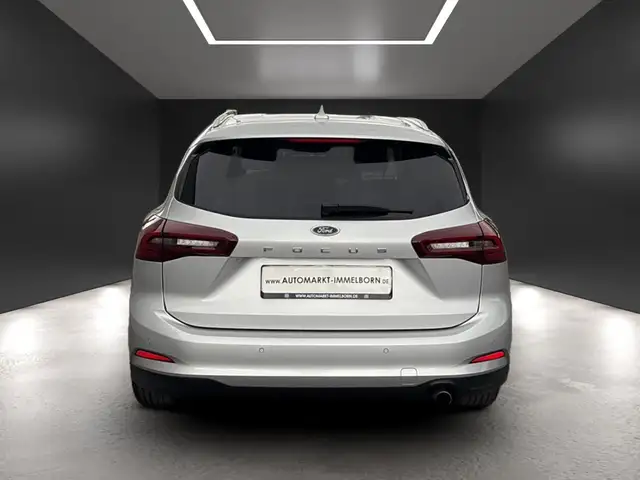 Ford Focus view 9