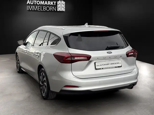 Ford Focus view 10