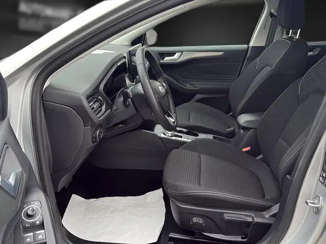 Ford Focus view 15