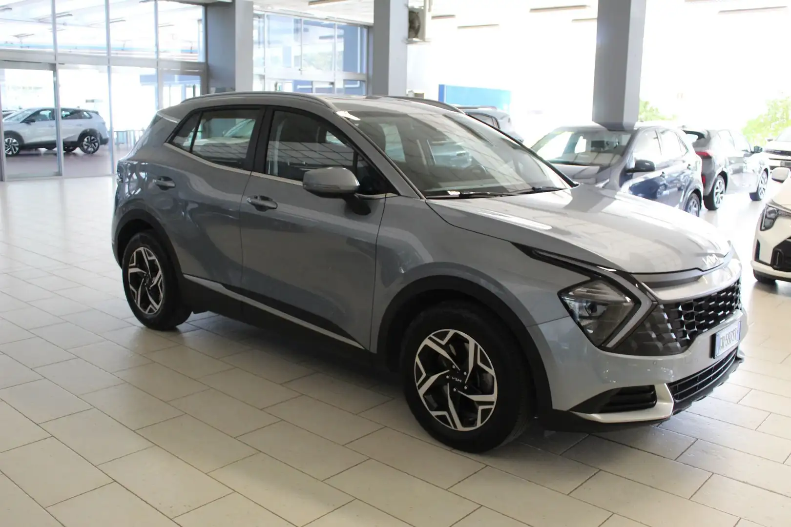 Kia Sportage Sportage 1.6 CRDi MHEV DCT Business Gris - 2