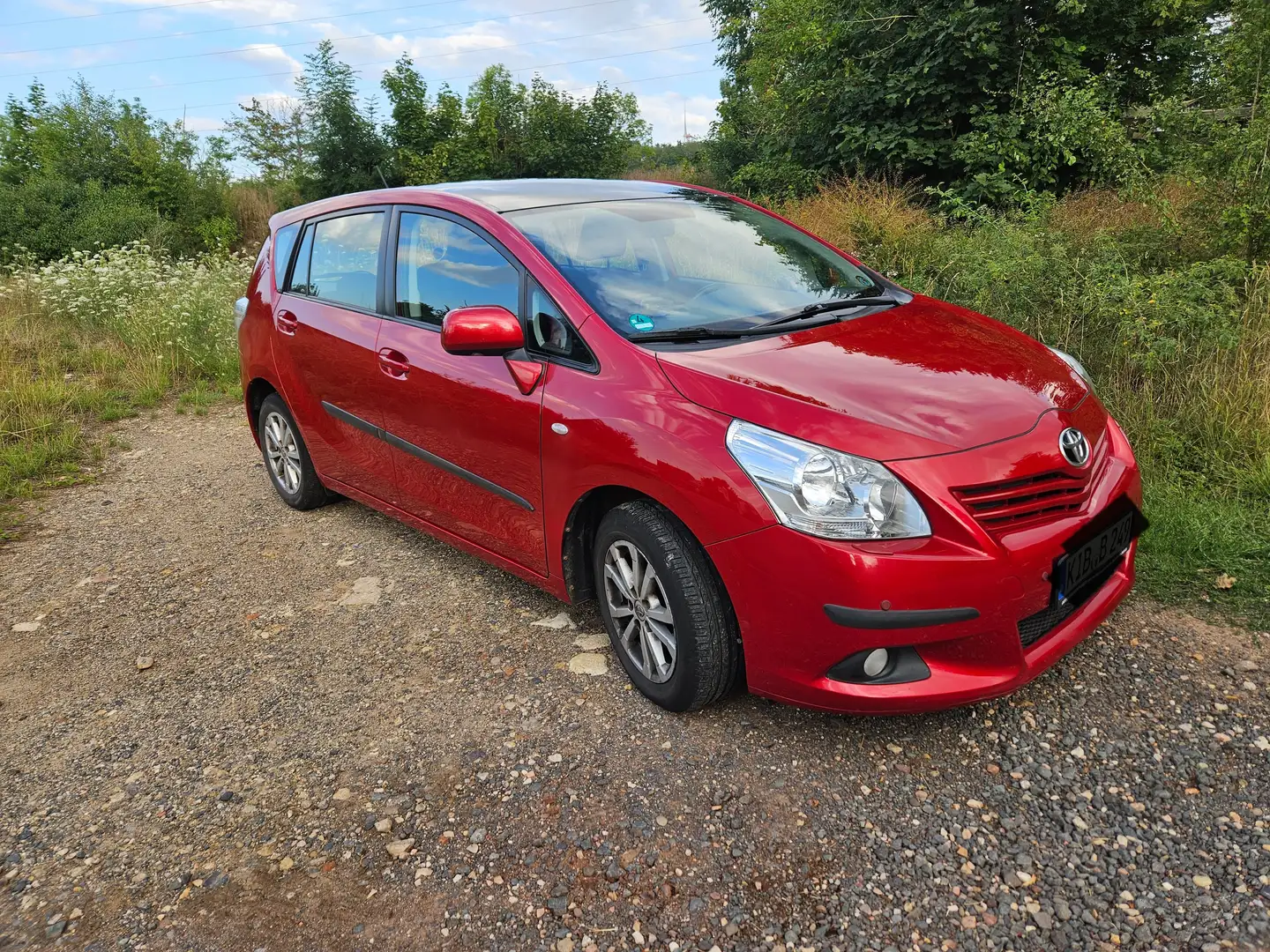 Toyota Verso Verso 1.8 Edition Красный - 1