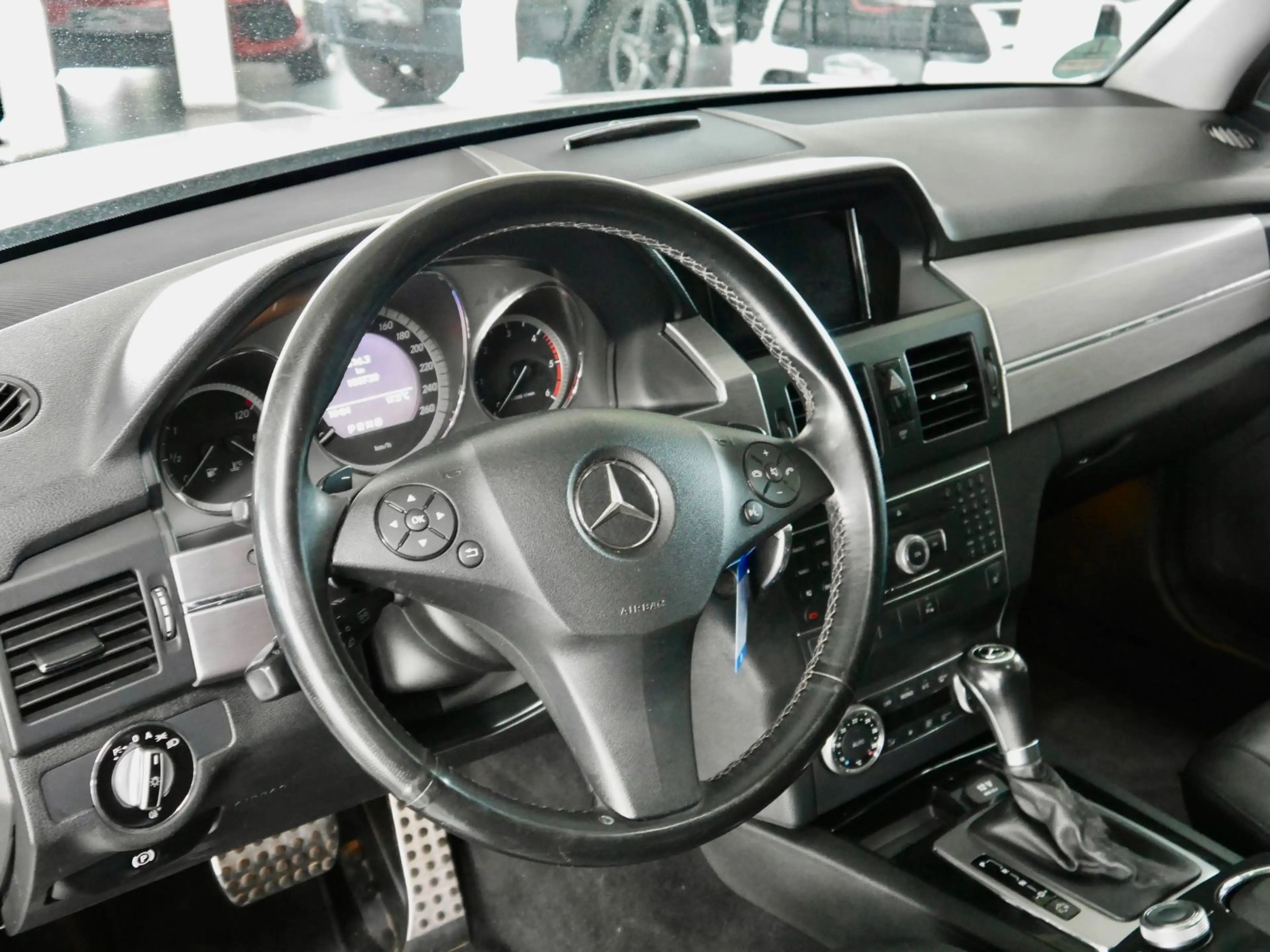 Mercedes-Benz GLK 350 CDI 4Matic*Navi*AHK*Leder*Xenon — photo 11