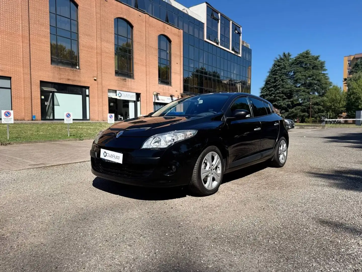 Renault Megane 1.6 16v Confort Zwart - 1
