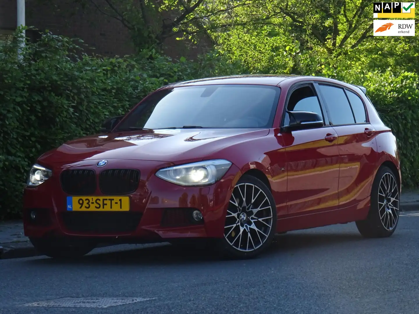 BMW 118 1-serie 118i Business M-SPORT 5DRS NAP/NAVI/XENON/ Rood - 1