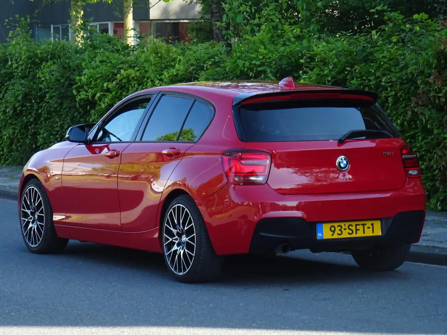BMW 118 1-serie 118i Business M-SPORT 5DRS NAP/NAVI/XENON/ Rood - 2