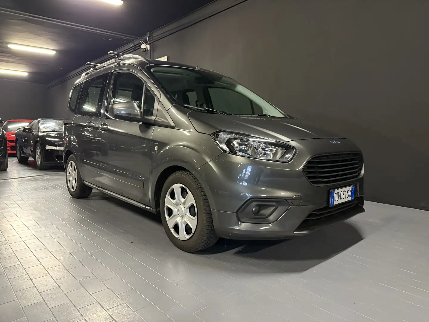 Ford Transit Courier - 2