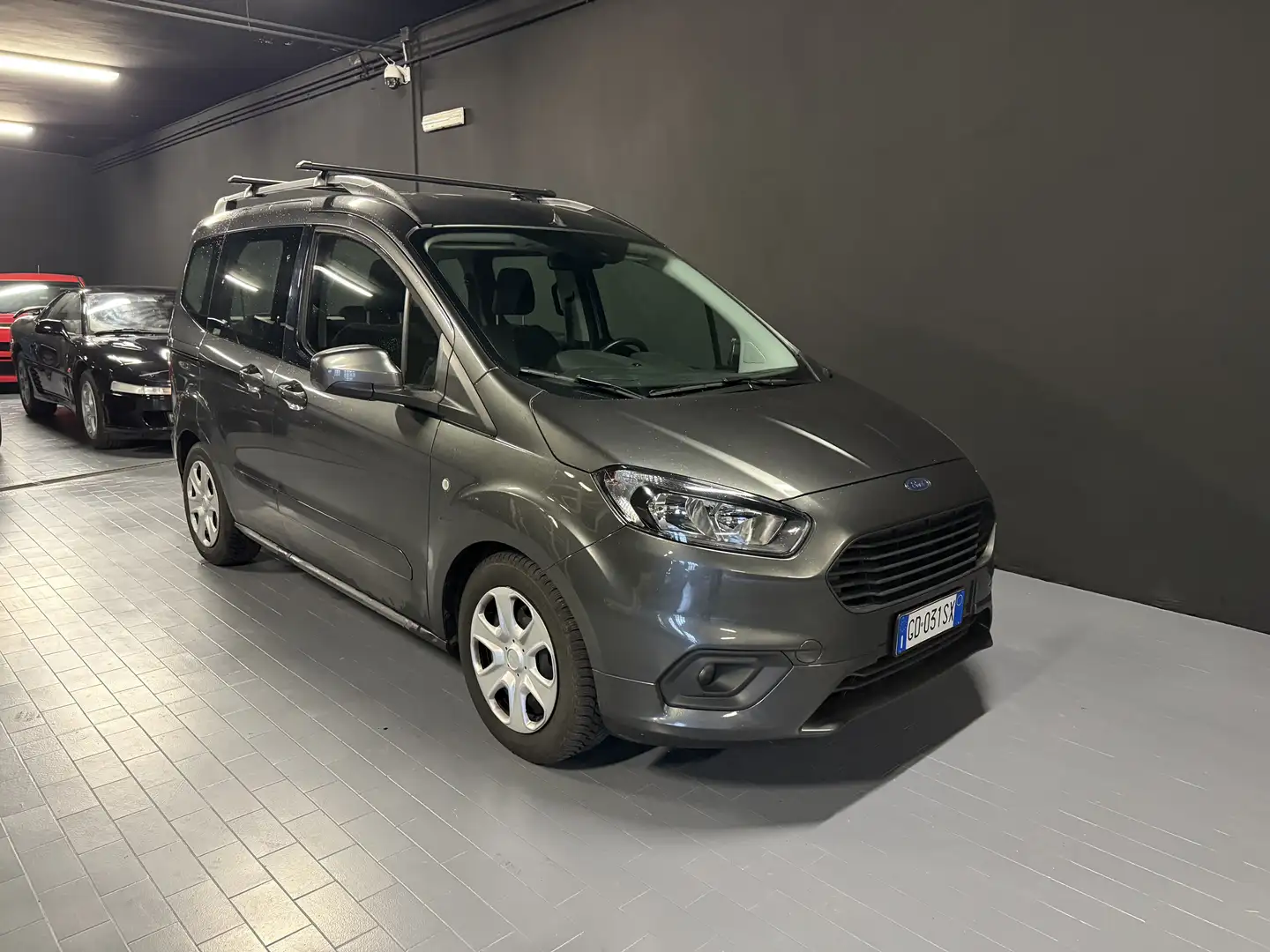 Ford Transit Courier - 1