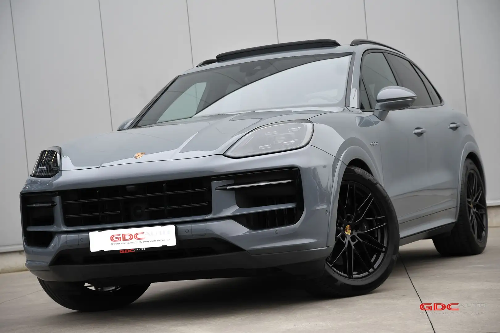 Porsche Cayenne E-Hybrid l New Model l Sport Design l - 2