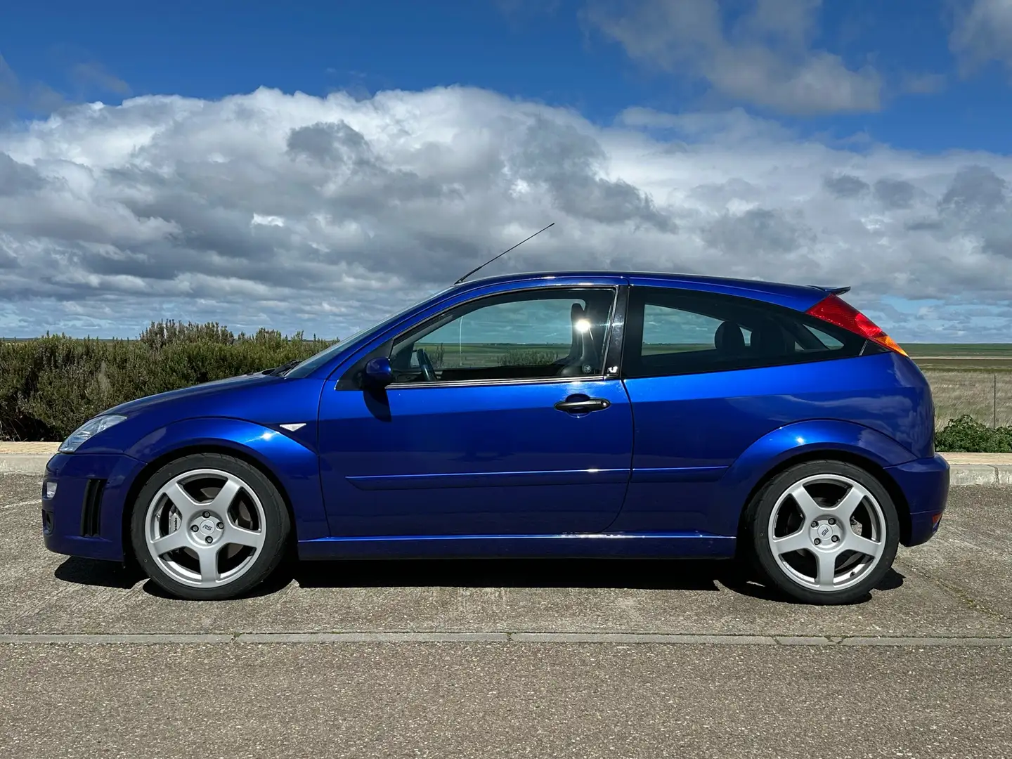 Ford Focus 2.0 RS 200 - 2