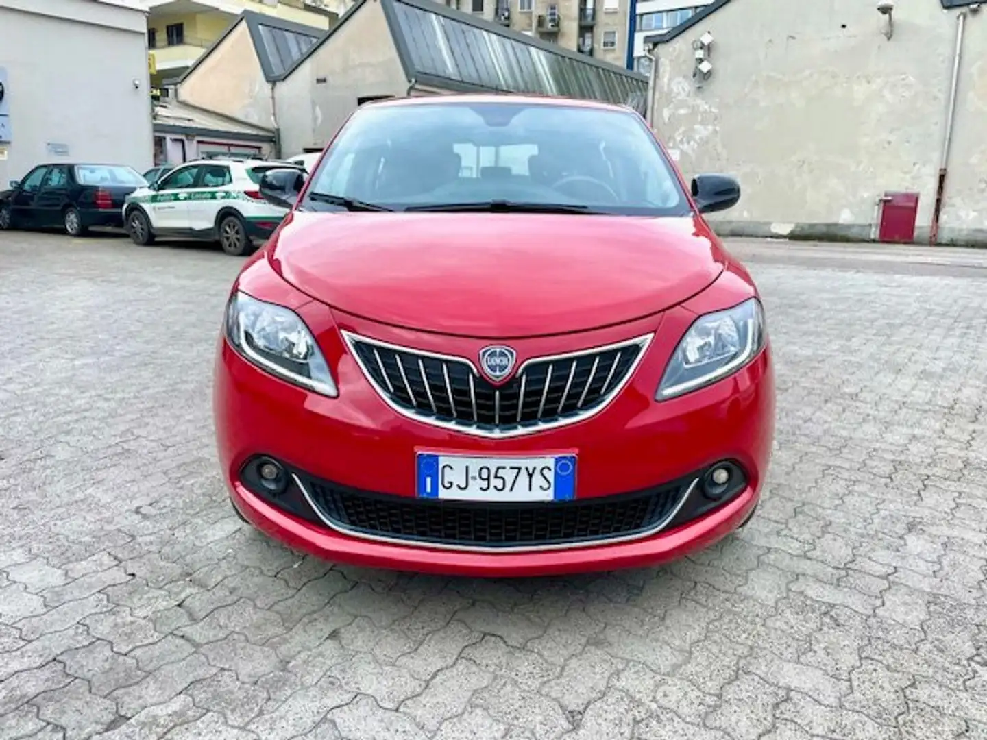Lancia Ypsilon Ypsilon 1.0 firefly hybrid Gold CarPlay Km 24.900 Rojo - 2