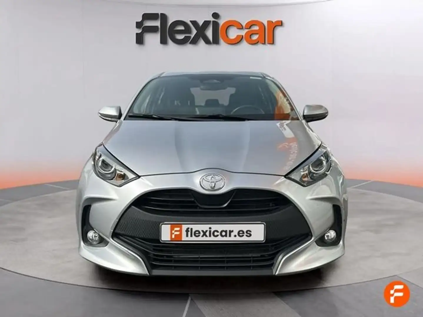 Toyota Yaris 120H 1.5 Active Plus Grau - 2